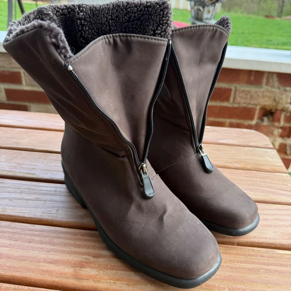 Toe Warmers Brown Front Zip Winter Boots Faux Fur Lined‎ Size 10M Made in Canada